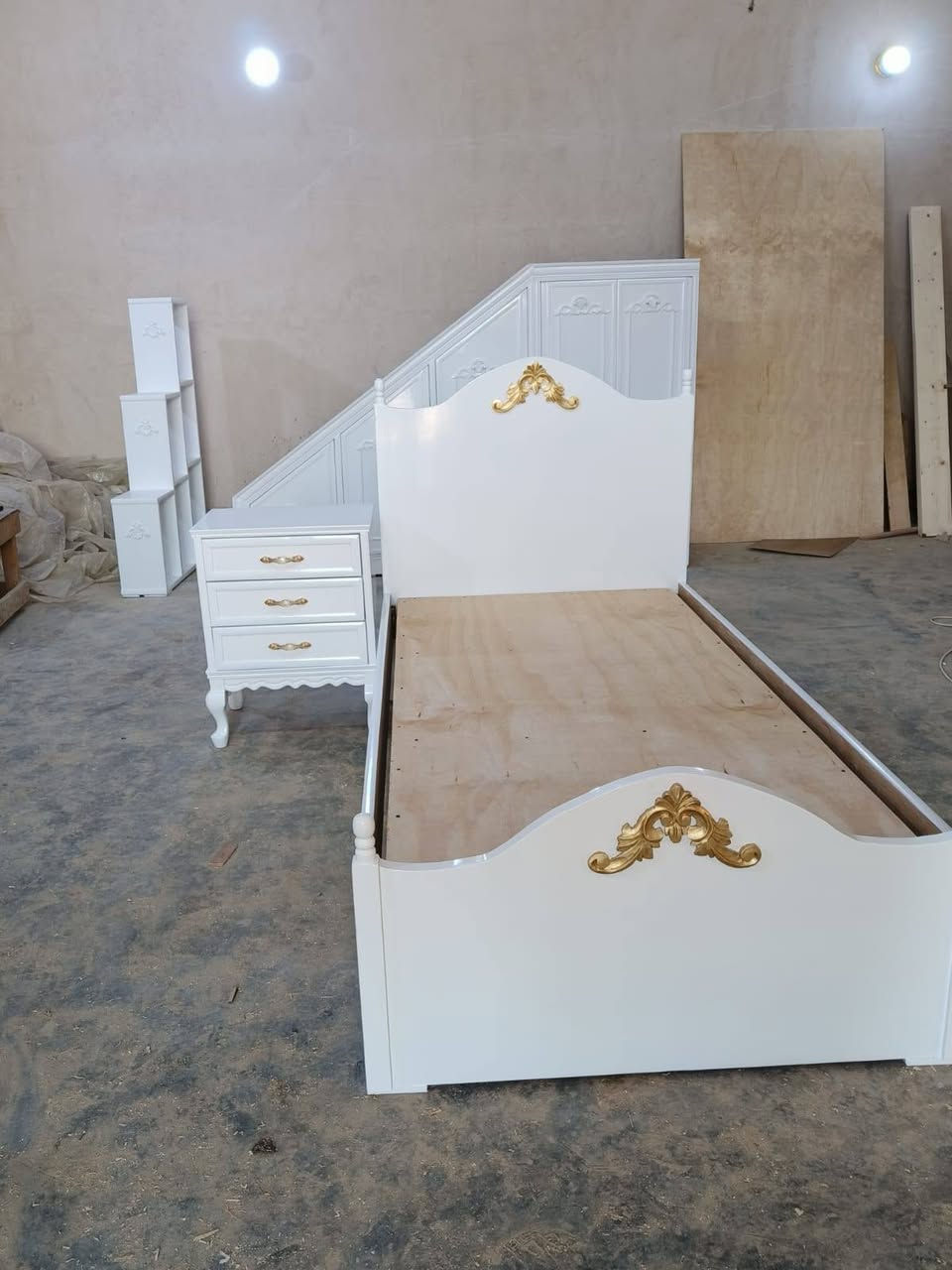 بسم الله الرحمن الرحيم
نجارة ابو نور العبيدي للاثاث الحديث حطاطة 
الرمادي كورنيش الحوز قرب مدرسة جنيد البغدادي 
هاتف *********** واتساب 
ومن الله التوفيق
