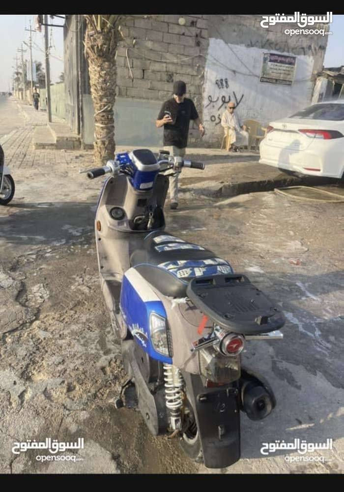 دراجة بوليسي مسطرة اللبيع  محرك مامفتوح الكفرات نظيفة كلشي بيها  شغال ويل كب اصلي السعر مليون ٢٥٠ بيها مجال قليل


**إذا كنت صاحب هذا الإعلان وتريد حذفه لأي سبب، رجاءا أرسل رسالة إلى الدعم الفني**