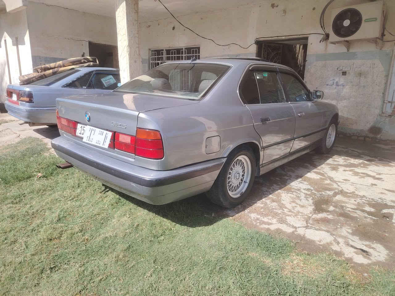 السلام عليكم لبيع بي ام ٥٢٠ موديل ٩٠
محرك ٢٥ مفتوح كير اوتو مبكانيك

سياره محركه كايم فاره يطقات 

كهربائيات كله شغاله

تبريد مايشتغل

غرفته نضافته ٧٠٪

كدام عينك صورها شراي  يجي يشوف بعينه مكاني بغداد ابو غريب  سعر ٣٠ وبيه مجال ***********
