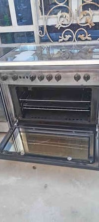 وبركاته طباخ للبيع جديد استعمال قليل شغال فرن وعيون وجداحه للاستفسار خ...