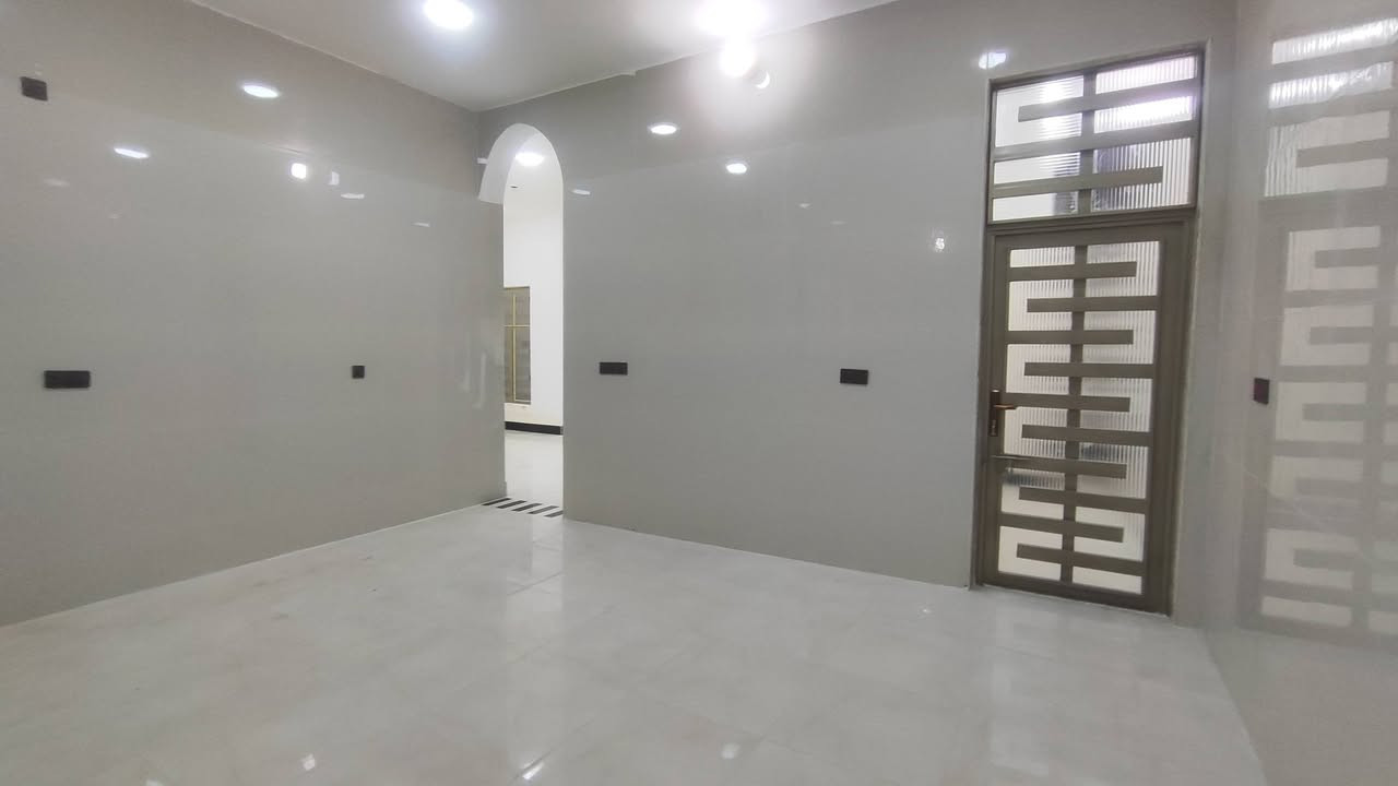 دار للبيع المساحه 200 متر بناء درجه اولى وحديث حي العا بجيه رقم الهاتف *********** صاحب العقار الرسمي

