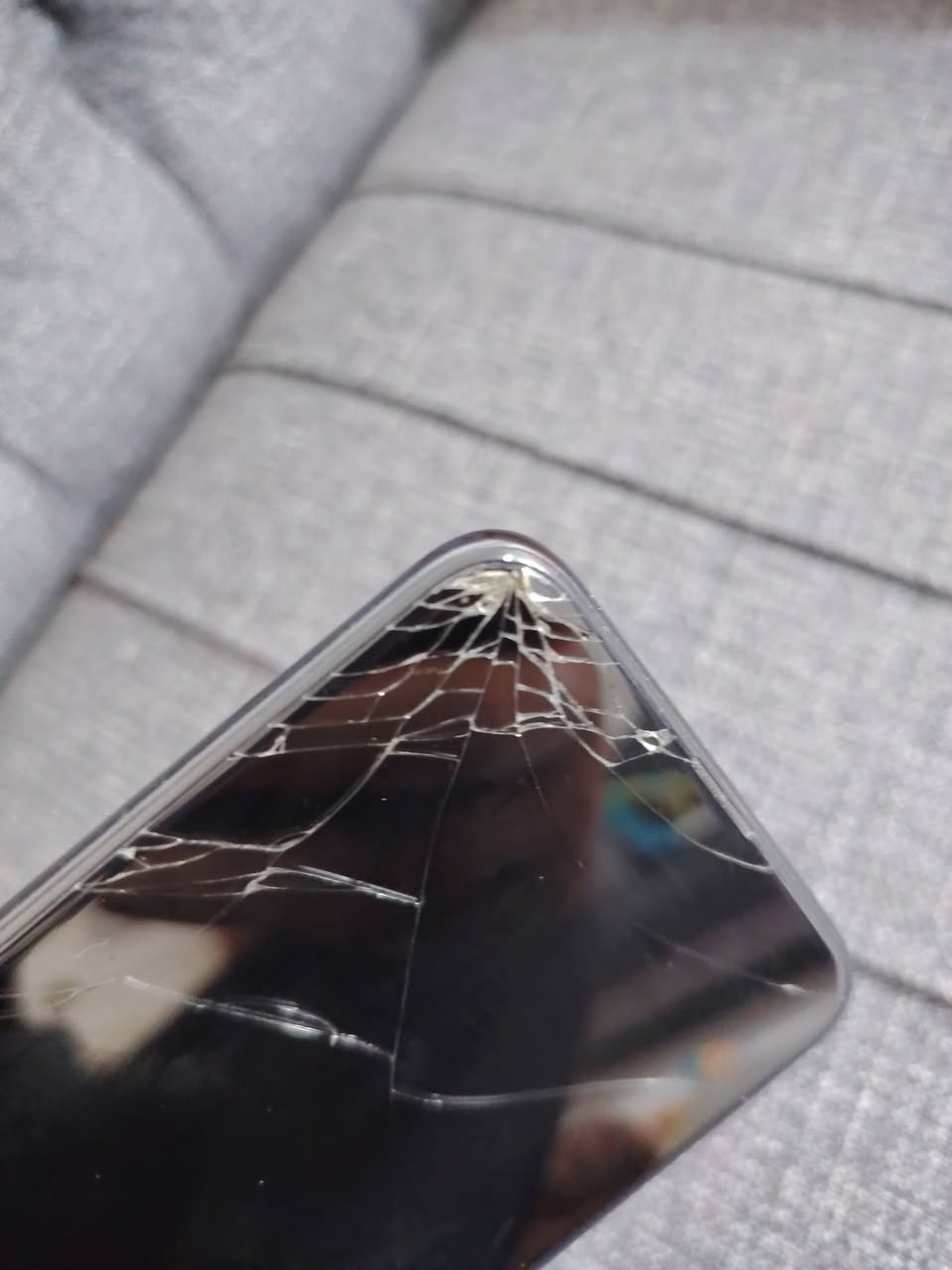 السلام عليكم 

جهاز هونر ذاكرة 128 مقفول ايميل ينفتح بالمحلات الشاشة مكسورة بدون ملحقات السعر 50 الف


**إذا كنت صاحب هذا الإعلان وتريد حذفه لأي سبب، رجاءا أرسل رسالة إلى الدعم الفني**