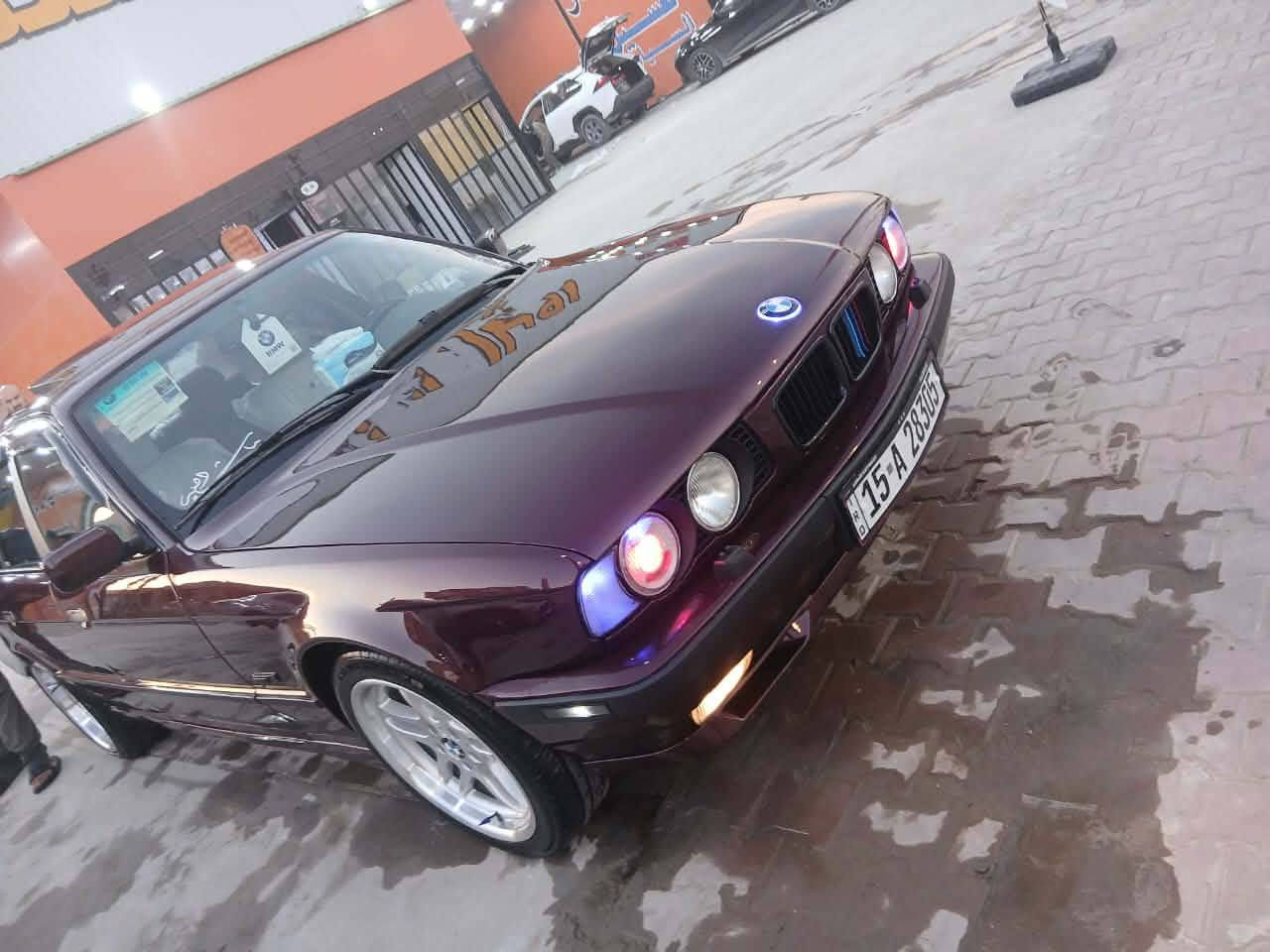 السلام عليكم للبيع بي ام 525  1993اصل بليته وسنويه شرط التحويل صدر امامي خلفي ويل M
مصبوغه جماليه بدون حادث تبريد ثلج 
🥶كير مكينه خير من الله كهربائيّة كله شغاله سياره فتحه 3طكات محدثه 1995محرك مسكر فانوص السعر(73)وبيه مجال العنوان الفلوجه رقم انبار
***********
*********** بغداد, العراق
