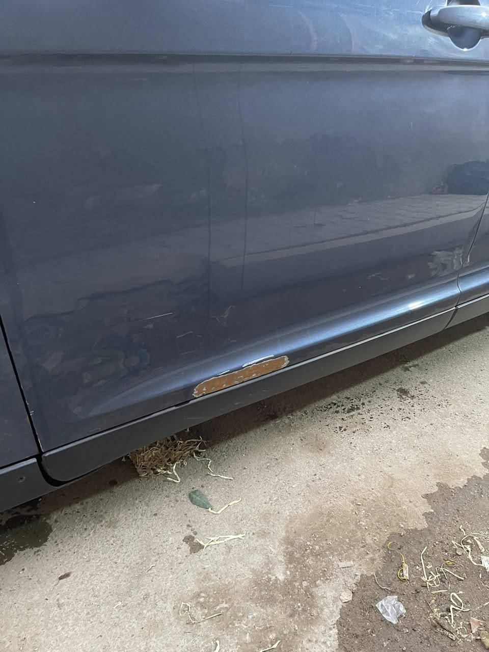 السلام عليكم للبيع فورد تورس 18 بغداد بأسمي فول لمتد لون بحري  تحويل مباشر حادثه ايسر وبنيد صورالحادثه بالمنشور ماشيه 95 الف  السعر المطلوب 12500 قابل للتفاوض  للاتصال ***********
