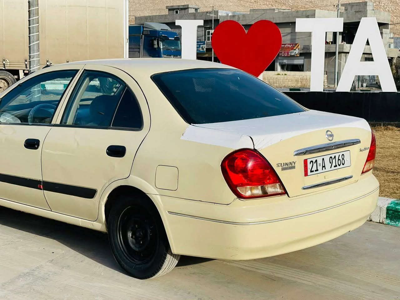 بەناوی خوا 
سەنی تەکسی  یابانی 🇯🇵 
 تەنها بۆ فرۆشتن
2009 یە ئۆتماتیک 👌
زۆر خاوین و بیمەسرەفە 
سەنەوی تا 2030 یە بەناوکردن بەشەرت 
چوار تایەی لۆکی لەسەرە 
گێڕ و مەکینەی بەشەرت دە فیتەر 
سەیارەکە بی لۆگۆیە  ڕەستەخۆ لۆگۆی خۆتی لیبدە  
سێ پارجەی لیدانی هەیە کەمیک سنوقی گرتوە 
سۆنەرم داناوە  
سعری ۱۱۰ گەڵایە و مەعمەلەیەکی برایانەش 
لە تەکیە چەمچەماڵ
***********
***********
سەیارەکە هین من نیە پەوەندیکە بەو ڕەقەمانەوە السليمانية, العراق
