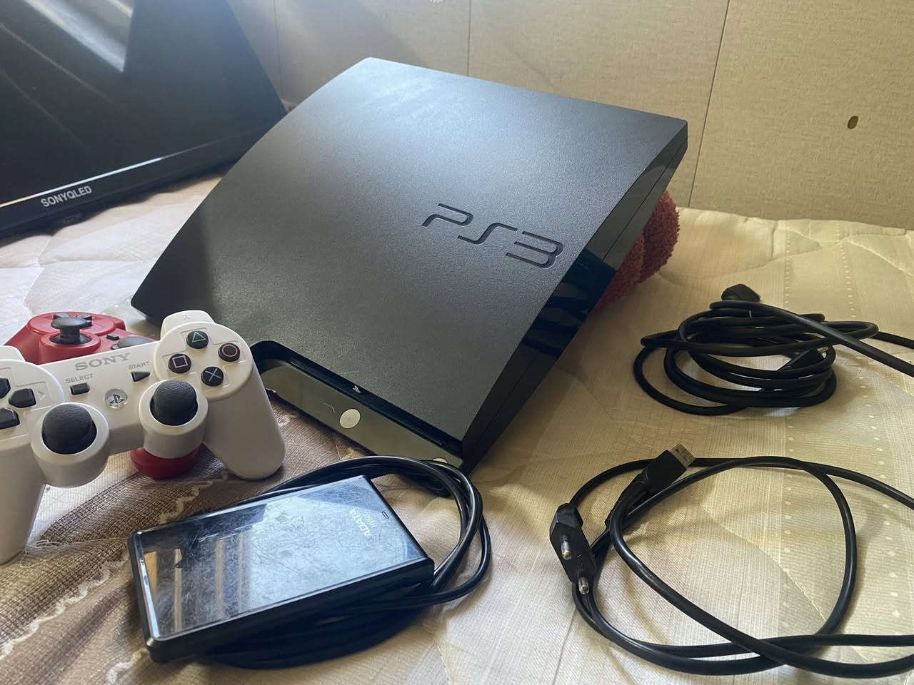 السلام عليكم
بلي 3 سلم 
الجهاز نضافته 95‎%‎
وياه يدتين وحده جديده 
وياه هارد 500g 
وشاحنه يد 
وhdmi
بيه اكثر من 20 لعبه 
من ضمنها (pes2019,fifa2019,tekken7,gta5,asura,driver San Francisco,blur, l وجميع اجزاء كول اوف ديوتي 
وداخل الجهاز ايضا بيه تقريبا 18 لعبه 

السعر ,,120 الف,, قفل🔒

مكاني بغداد الشرطه الرابعة 
***********
