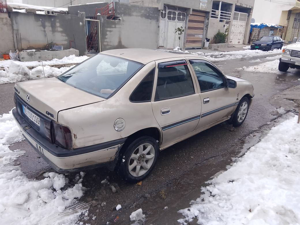 بە ناوی خوای گە ورە مهرە بان ئە م ڤیکترا بۆ فروشتن مە کینە 16قایش پان سلایتە گیرو مە کە نە کارە بای براوە بە شە رت 16 گە لا مە حامە له شوین قه لادزێ 
*********** بشدار, السليمانية
