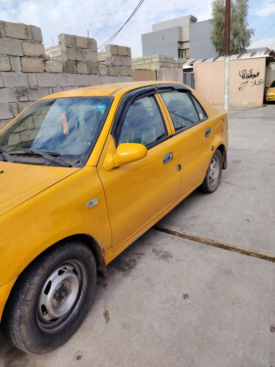 سيكي 2013
كصه جديده رقم نينوئ انكليزي
سياره بسمنه كابون بانزين بيها
هئية وغرامات صفر كابون بانزين بيها 
كير شرط محرك كورله شرط
طخم تاير سياره كامله ربع ماتصرف عليها
بيها بس داير صبغ تفاصيل اكثر اتصل سعرها 47 وبيها مجال
شراي اتصل ***********
