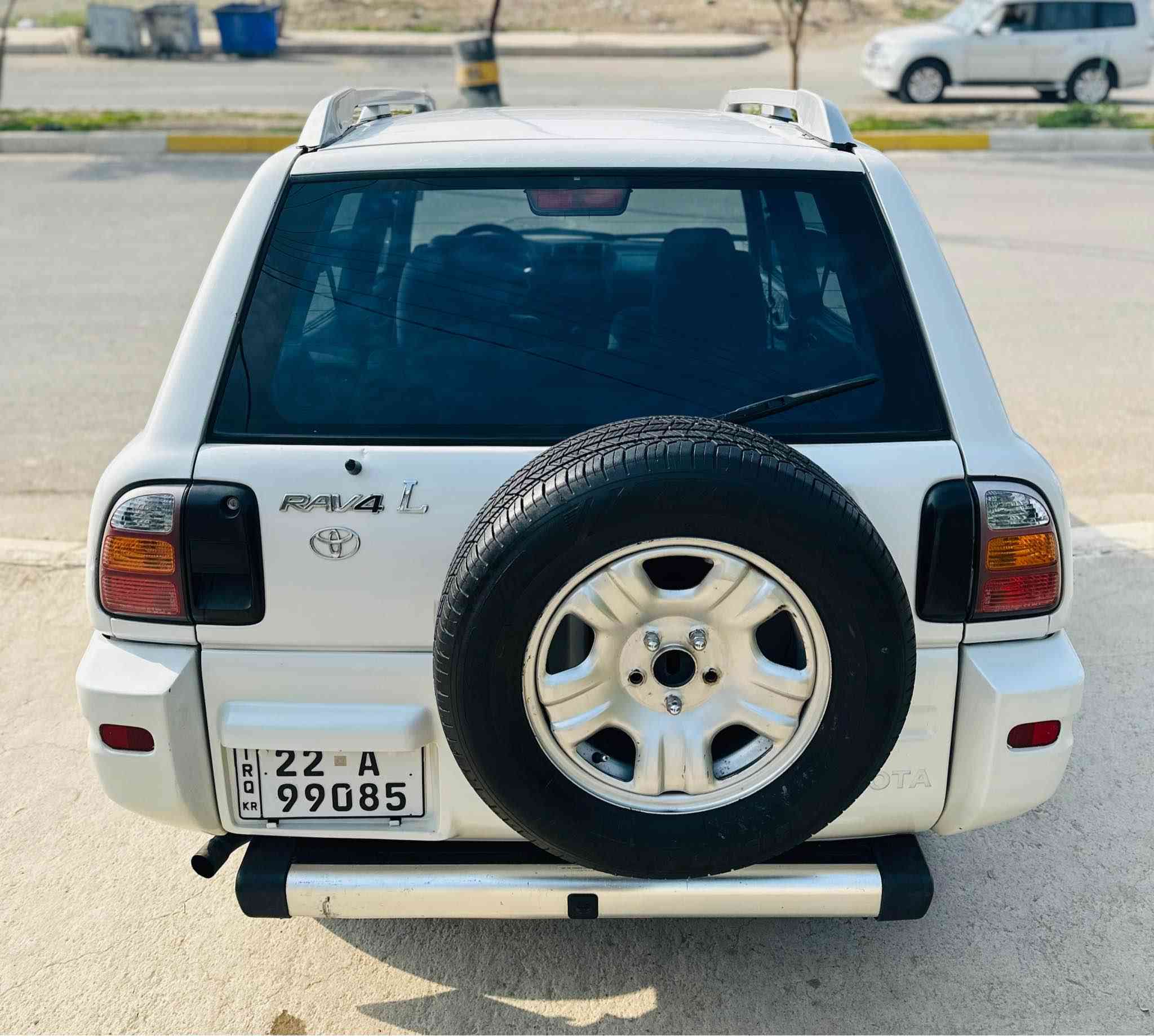 للبيع RAV4
السعر 82 بيها مجال 
‭0770 105 5524‬
الون ابيض 
كير عادي 
فور ويل شغال 
تايرات جديد 
صدر امامي خلفي جديد 
غرفتها جديد موضح بصور 
رقم سنويه جديد 
مكان السياره ديالى خانقين خناقين, ديالى
