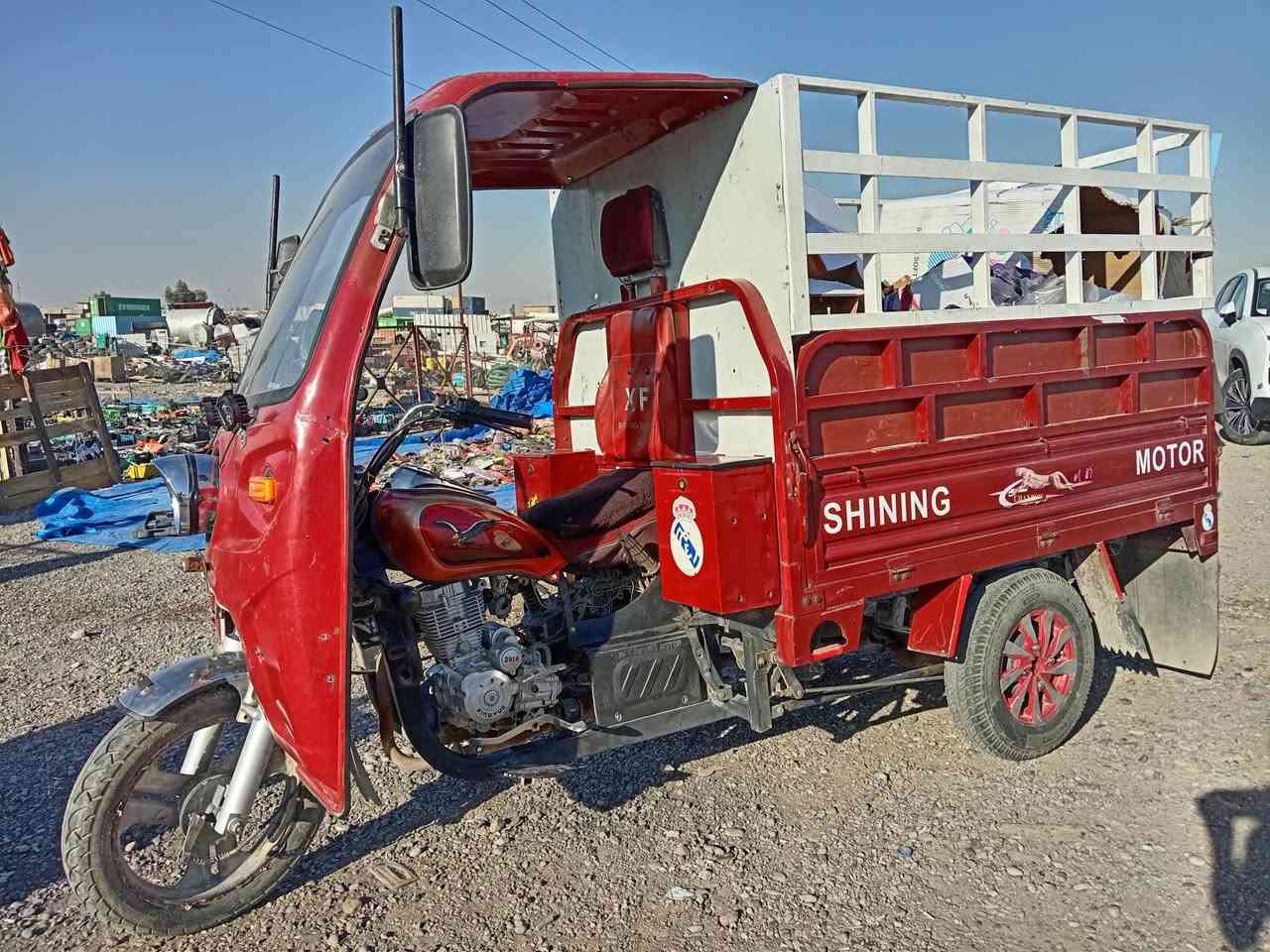 مديل2018
منفيس اصلي

كهربائيات جديده وكلها شغاله 

تايرات جديد

السعر 9 دولار وبيها مجال

***********
