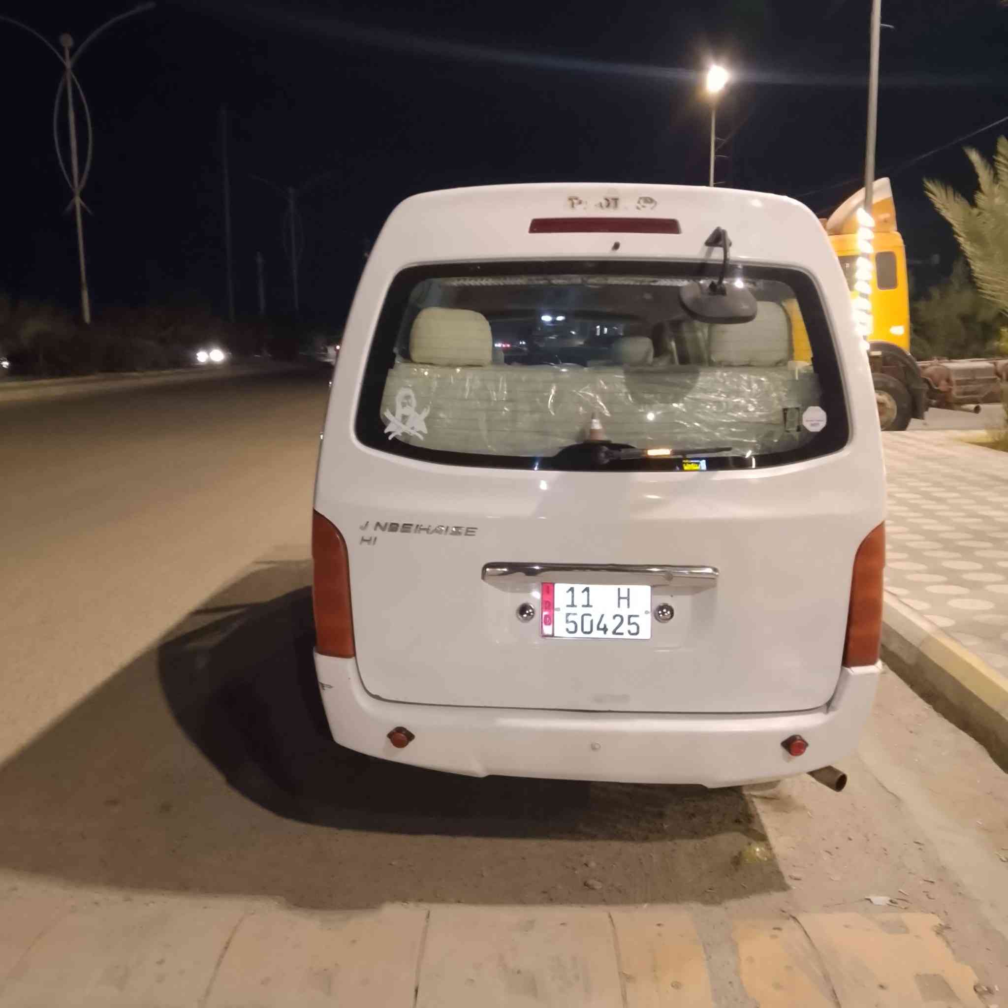 السلام عليكم
جمبي ناصي سياره حره 

مداور ثاني يوم رقم انكليزي 

كير مكينه حداديه كهربائيات سنتر لوك  كله شغال 

مكينه ثري واي ياباني 

عنوان ناصريه ***********
