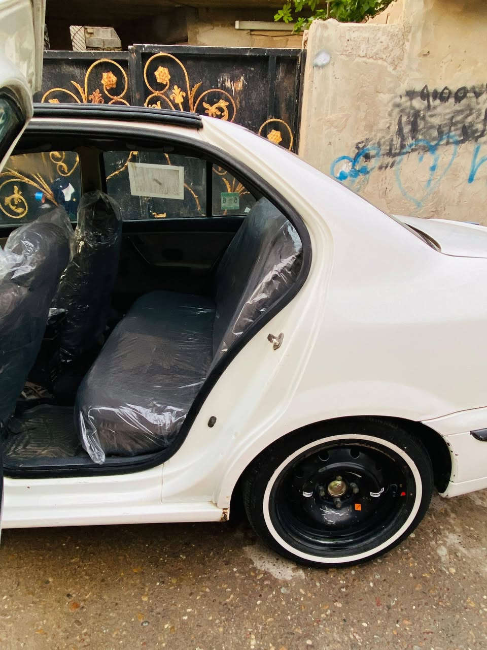 السلام عليكم للبيع سمند موديل 2011 السياره كامله من كل النواحي تخم تاير صدر امامي خلفي محرك كير كلش حلوات ترايا حلوه السياره رقم انجليزي باسمنا العنوان بغداد السريع مال حي العامل قرب مسبح الرافدين رقم السعر42بيها مجال الهاتف***********او,***********
