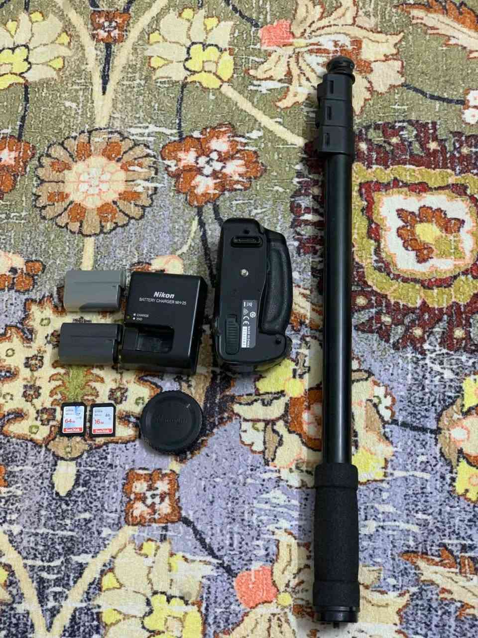 نيكون 750D
او عدسه 70 200 فتحه 2.8
او ملقحقات كامله
رقمي ***********
