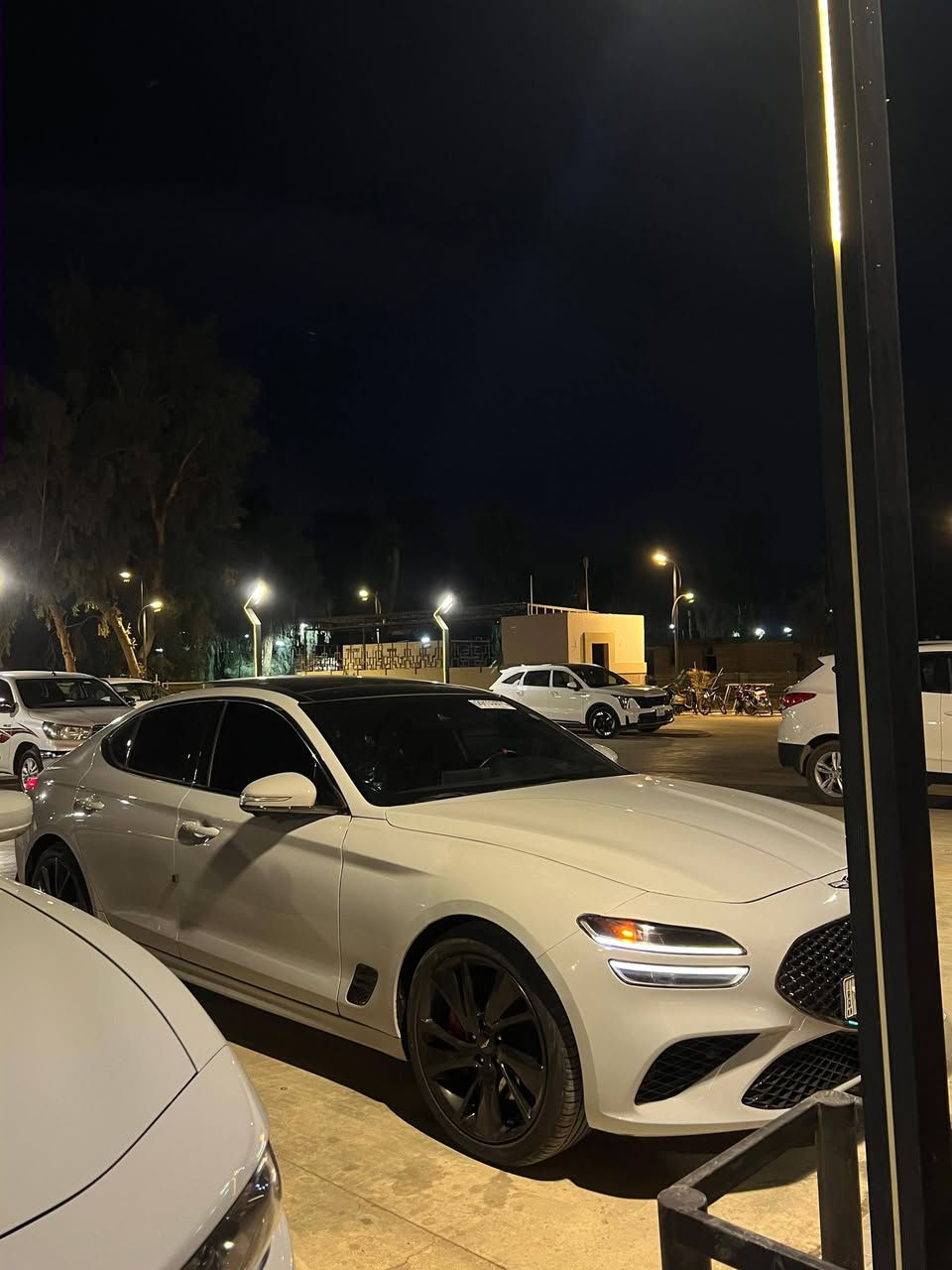 ⚔️جنسز g70 للبيع ⚔️
💜2022 موديل 
⚓️ لون سموكي 
⬅️فول مواصفات فئة بريستيج
💰💰 للسعر علق بتم ويوصلك السعر برسالة على الخاص 📩
 
🔺️فجوج حمره اصليه 
🔺️محرك 6 توين 
🔺️داتا شوه
🔺️بانوراما 
🔺️كشنات تدفئة وتبريد  
🔺️بيها نص جاملغ صبغ وحافه البوند داخل بسيط 
🔺️ايربكات مرجعة والسونار باول تعليق موجود.
⬅️مكان موصل 
 ☎️ ***********
 ☎️ ***********
