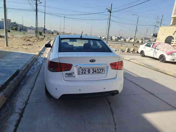 السلام عليكم سيراتو موديل 13 سنويه او هزه جديده كابون بانزين بيها مكانين بارد صدر جديد تايات جديده ماشيه 260 الف السياره حلوه بدون شخوط او رصعات ***********
