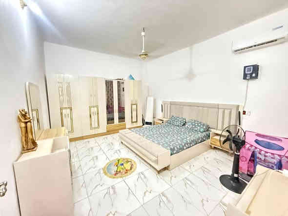 📍 الموقع: النجف شارع صب مقابل قريت الغدير– عمود 320

📐 المساحة: 200 متر مربع

📄 الطابو: زراعي – سند 25 – قرار محكمة

مواصفات الدار: سقيفة كراج سيارة مع خلاطات كامله سطح مطبك شتايكر 

🛏 غرفتان نوم

🛋 صالة

🍽 مطبخ

🧑‍💼 استقبال

🚿 حمام داخلي

🚻 حمام خارجي

🏗 نوع البناء: طابوق، الأساس والسقف صب

💰 السعر: 87 مليون دينار عراقي (قابل للتفاوض)

☎️ للتواصل: ***********

 #عقارات #h
