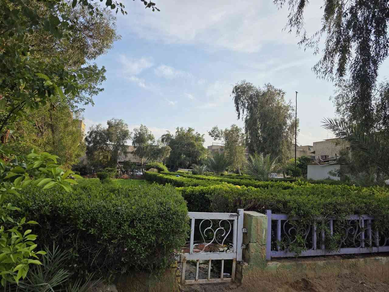 للبيع بسعر ارض قطع ١٢٠ متر ٦×٢٠ مرمم قابل للسكن..الشعب/الجمعية شارع محسن الحلاق مقابل المنتزه
واتساب 
***********
