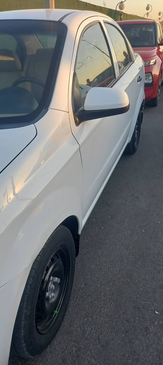 السلام عليكم 
افيو الشركة العامة محرك مفتوح رقم بغداد انكليزي بأسمي بدون صبغ مكينةوكير وتبريد جديد للإستفسار أكثر الاتصال بالرقم ***********
السعر ٧٥ ورقة العنوان بغداد
