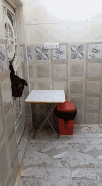 بيت 200 متر رقم بنهاوند الرابعه بي توقيع وزير 
مبني بي غرفتين وصاله ومطبخ حراري 2في4 وصحيات
 بس الاستقبال والمطبخ ما مبنيات موجود بتلوهن السعر 55 وبي مجال 
يبعد عن السايدين تسع بيوت للاستفسار اتصل ***********
