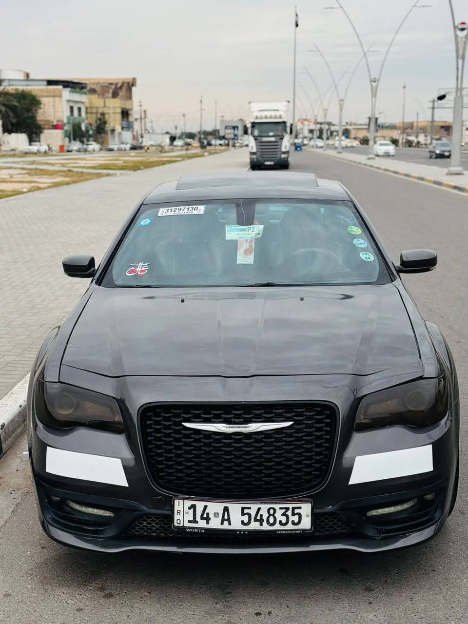 السلام عليكم كلايسلر اوباما 2018 وارد امريكي بيها 4 قطع صبغ وبيها فخذه مبدله رقم بصره حره بسمنه سياره Sفول واحد على واحد تو ويل سياره ما نقصها اي شي تخم تاير حداده مكينه كير كله بلكفاله مكان السياره البصره السعر 155 بيها مجال بصيط بيع فقط ***********
