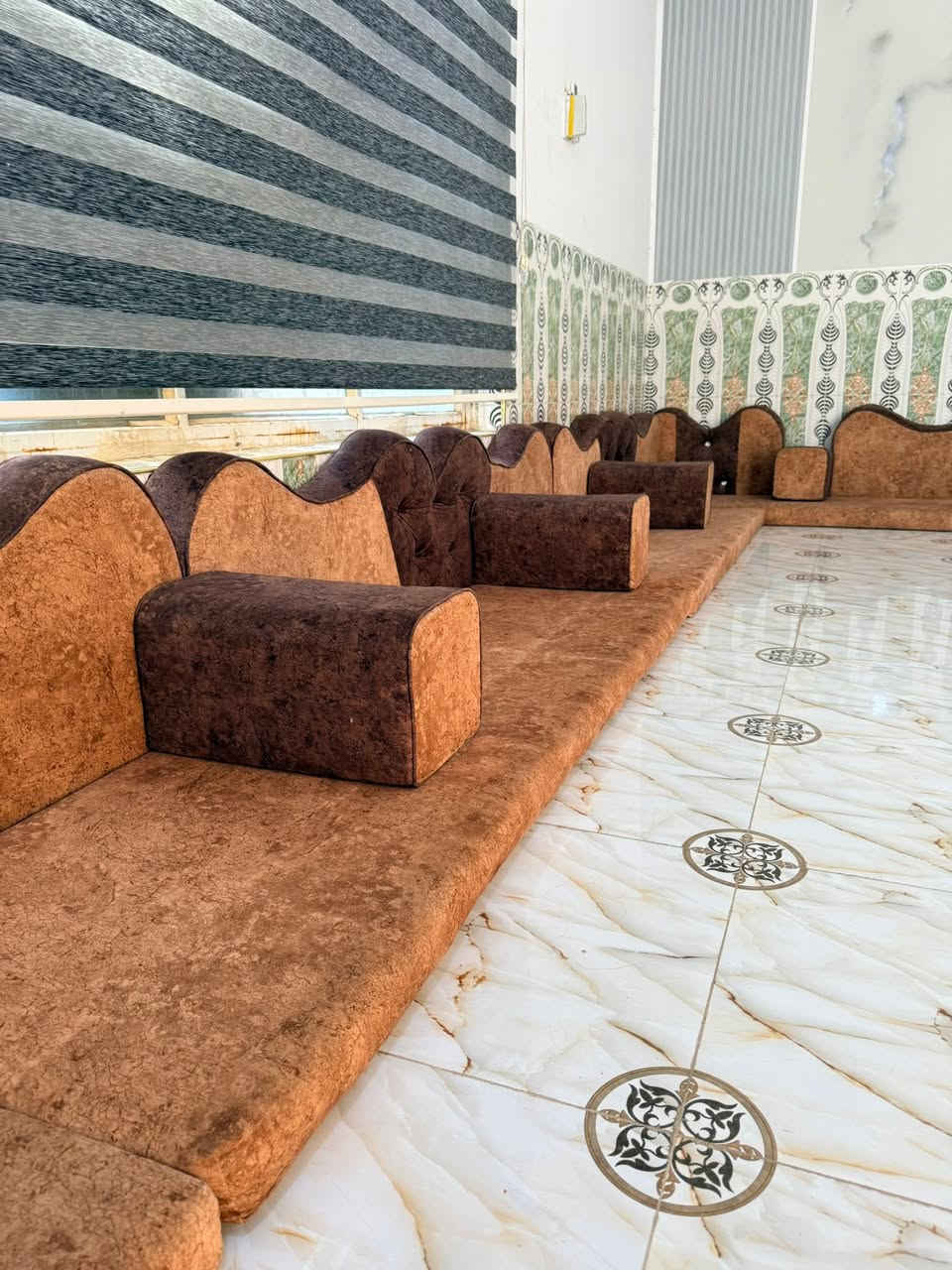السلام عليكم 
ديوان نضيف جداً جداً أستخدام قليل

500 وبيه مجال للشراي 

‭***********‬
