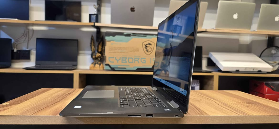 کوردی_ عربي

لابتۆپی Dell Inspiron 7573 بە مەرجی پاکی و پاتری ١٠٠٪! 💻 شاهانە بۆ کار و خوێندن ✨
​لابتۆپێکی ناوازە بۆ فرۆشتن بە مواسەفاتی بەرز و زۆر خاوێن. شاشەکەی کوالێتییەکی بێوێنەی هەیە (وەکو ئۆلێد وایە) و ٣٦٠ پلە دەسووڕێتەوە، واتە دەتوانی وەک تابلیتیش بەکاری بهێنیت! پاترییەکەی تازە گۆڕدراوە و ئەسڵییە ١٠٠٪.
​مواسەفات:
​پرۆسێسەر: Intel Core i7-8550U
​کارت شاشە: Nvidia MX130 (2GB) دبل کارت
​ڕام: 16GB DDR4 (خێرا و بێ بڕانەوە)
​هارد: 512GB SSD SATA
​شاشە: ١٥.٦ ئینج، لەمس (Touch)، ٣٦٠ پلە دەسووڕێتەوە بە ڕەنگی زۆر ڕوون.
​پاتری: نوێ و ئەسڵی ١٠٠٪ 🔋
​زۆر خاوێنە و لە دۆخێکی زۆر باشدایە 

عربي
​لابتوب ديل إنسبرون 7573 نظافة 100% وعبالك جديد! 💻✨
​للبيع لابتوب بمواصفات ممتازة وسعر مناسب، يفيد للدراسة، الشغل، والتصفح. الشاشة مالته خيالية (عبالك أوليد) وتفتر 360 درجة يعني تكدر تستخدمه مثل التابلت! 😍🔋 الباتري مالته أصلي وجديد 100%.
​المواصفات:
​المعالج: Intel Core i7-8550U (جيل ثامن قوي)
​كارت الشاشة: Nvidia MX130 (2GB) دبل كارت
​الذاكرة (الرام): 16GB DDR4 سريع جداً
​الهارد: 512GB SSD SATA
​الشاشة: 15.6 إنش، لمس (Touch) وتفتر 360 درجة، ألوانها فائقة الوضوح.
​البطارية: جديدة أصلية 100% 🔋
​النظافة: نظيف جداً وبحالة ممتازة أربيل, العراق


**إذا كنت صاحب هذا الإعلان وتريد حذفه لأي سبب، رجاءا أرسل رسالة إلى الدعم الفني**
