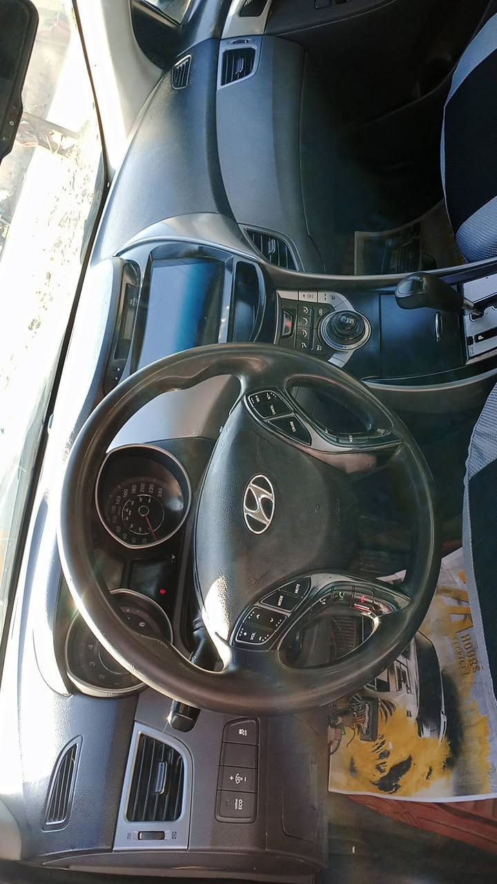 سلام عليكم النتراء موديل 2013 سيارة جاهزة بيهه جاملغ الخلفي نفسه معمر بدون كص وشوصي بجم برغي مامفتوح مكينه 1800دوش تبريد صدر مامي خلفي  هيهه وعرامه سعر 96 مصفرة بسمي كبل تحويل سيارة مال جناي***********
