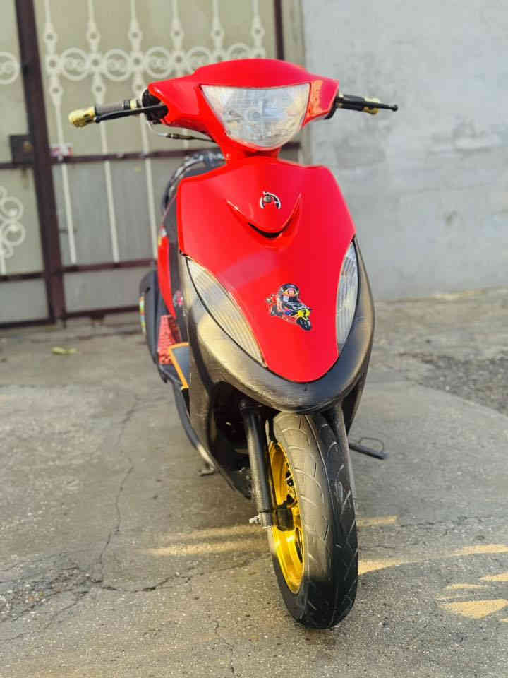 السلام عليكم شباب دراجة ماكس عدلة للبيع لدراجة كدام عينكم النظافة 99% دراجة تخبل نكرة سلف بكل وقت دراجة جديدة كلشي بيها جديد جيب فيتر وتعال افحص دراجة حلوه ونظيفه شرط شلعه ومعدل وبيها تزويد خارجي صالنصه FM رياضي بيها يدات سكليتر  رياضي بيها وياله رياضي كلجات رياضي ولمكينة شوف عينكم نضيفة وحلوه وناعمة للاستفسار خاص او هذه رقمي الي يحب يتصل *********** مكاني بغداد الدورة
