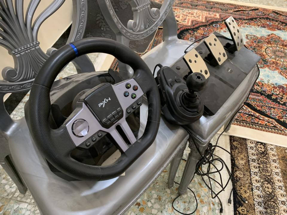 سلام عليكم للبيع كل شغال وضمان دركسون واسكوتر شحن الصناعه اماراتي  مكان بغداد مدينه الصدر ***********
