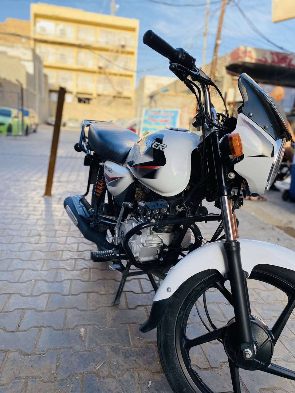 السلام عليكم بوكسر موديل 2023 كفاله عامه 
ماشيه 9 الاف بس دراجه رمبه بعدهي 
للاستفسار ‭0781 556 1415‬
