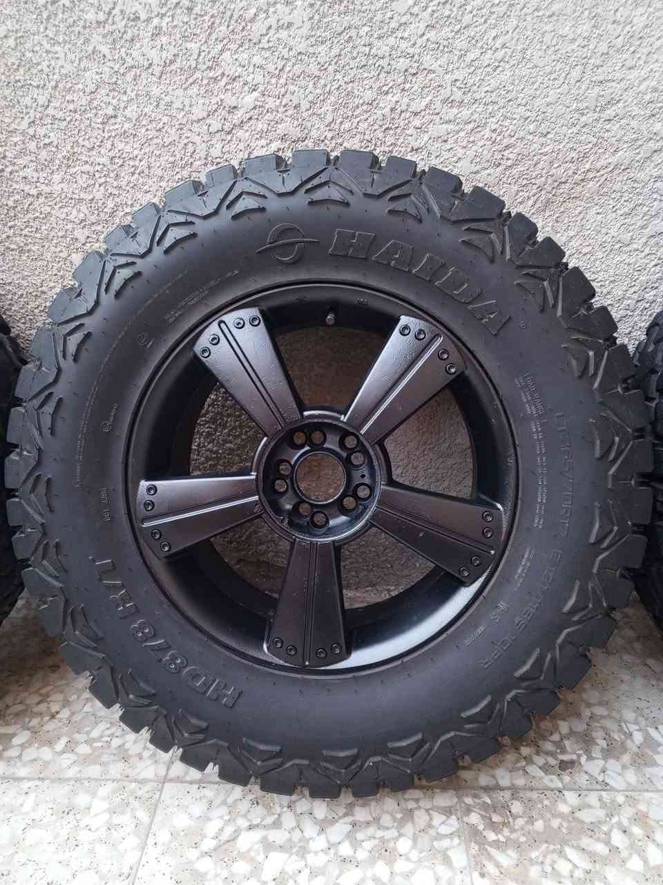 للبيع تخم ويل كب جوكر بلادي كوري اصلي مع تاير خشن اخو الجديد شرط بنجر واحد مابيهن حجم 17 يرهم عالجيب الشيروكي القديم والحديث ***********
