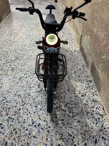 السلام عليكم 
دراجه شحن موديل ٢٤مستخدمه مبدل بطاريات جديده نضيفه كلش ما بيهة اي نقص تحتوي على ٥بطاريات كلشي بيه شغال 
مكان سبع ابكار
السعر ٢٥٠ الف وبيهة مجال
***********
