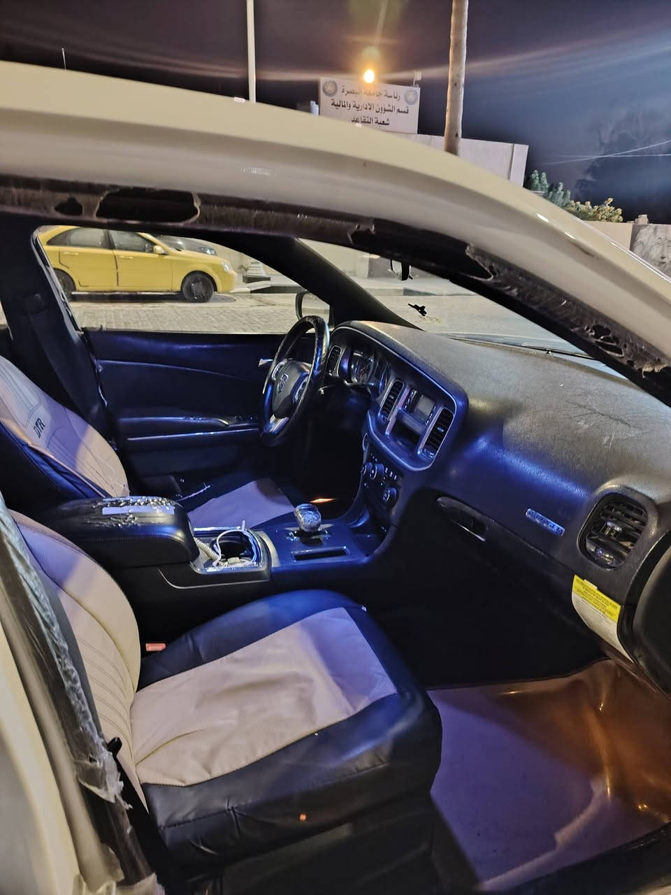 جارجر موديل 2012البيع فقط رقم اربيل بسمي سنويه 2031 السياره وراد كندي كفاله عامه بس بلعراق صار بيها تبديل بابين السياره ما ناقصه اي شي مكان السياره ميسان اني مكلف بلنشر استفسار ع الرقم***********
