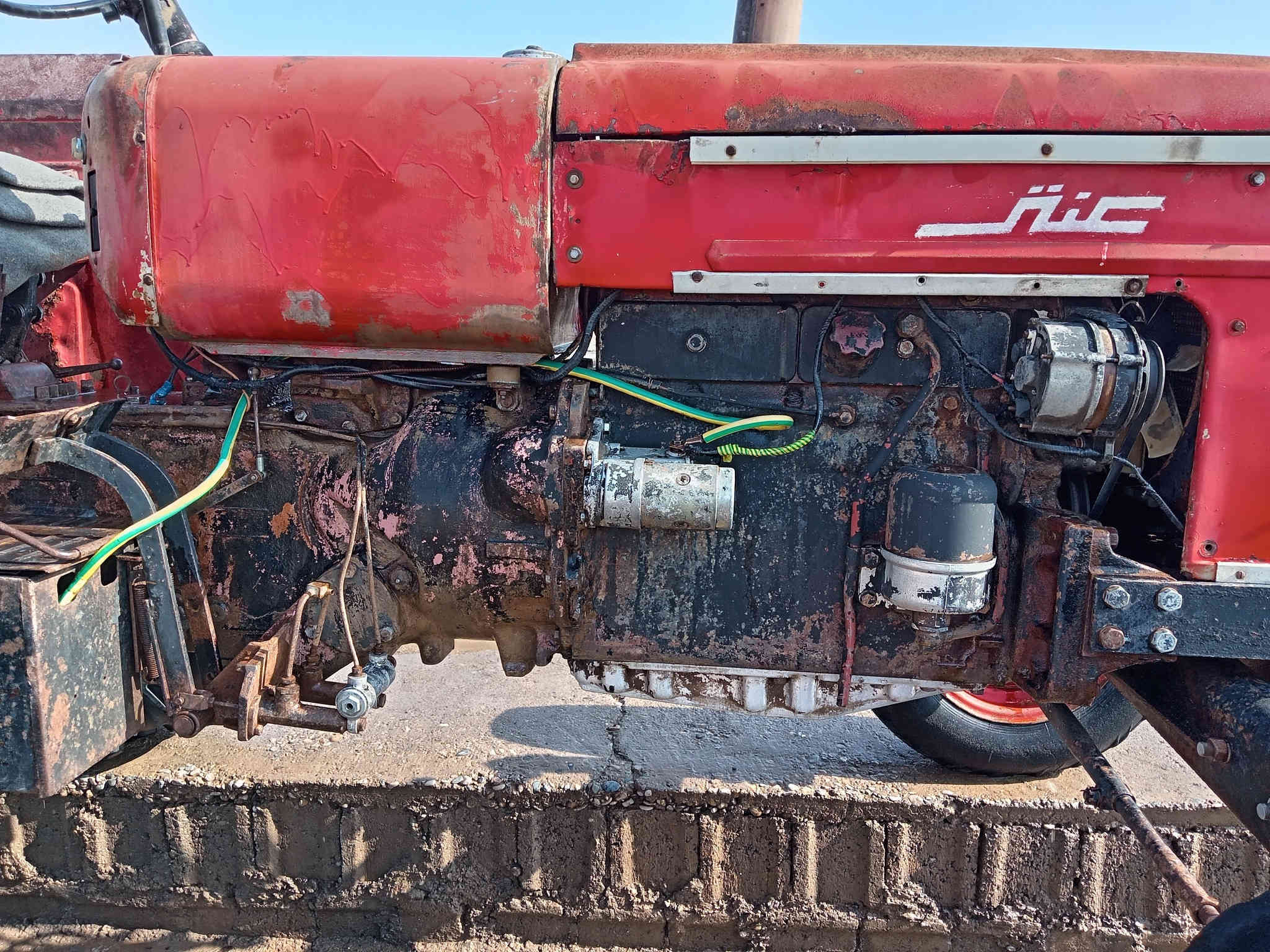 السلام عليكم عنتر للبيع نظافة فلو السعر خمس ملاين ونص وبي مجال مكاني الحويجة مفرق الصفرة الاستفسار عل رقم التالي ***********
