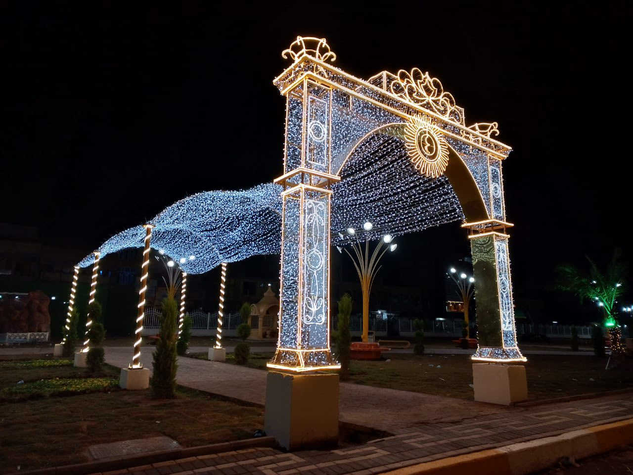 نحن مستعدين لتنفيذ وتصميم
جميع أنواع المجسمات الضوئية 🔥
و البوابات بكل أشكالها وأحجامها ✨

✔️ مجسمات 3D ضوئية
✔️ بوابات مناسبات وأعراس
✔️ بوابات افتتاحيات ومعارض
✔️ بوابات مجمعات سكنيه 
✔️ اعمده اناره بكافه قياساتها
تنفيذ حسب الطلب وبأحدث التصاميم

شغل متقن ✔️ أسعار مناسبة ✔️ سرعة بالإنجاز ✔️

للحجز والاستفسار:
📞 ***********
