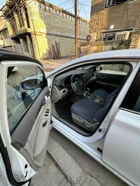 إعلان بيع سيارة – بحالة جيدة جداً للبيع سيارة موديل 2018 لون أبيض، محر...