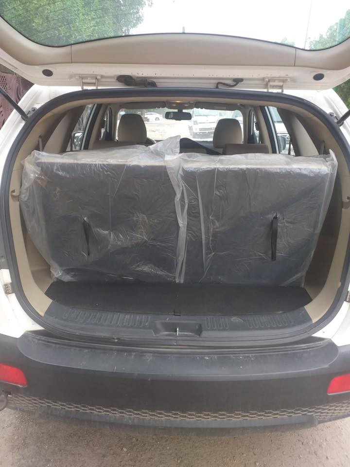 السلام عليكم سورنتو للبيع
موديل ٢٠١٢خليجي أربعه سلندر سلمانيه بيه صبغ قطتين ارباك البرده طاك فقط السعر ١٦٠بيه مجال موصفات سبعه راكب فور ويل ماشيه ٢٠٠الف صدر أمامي وخلفي تخم تاير جديده حتى منضومه مال بانزين جديده السيارة جاهزه من كل شي مال البيت 
 رقمي ***********
