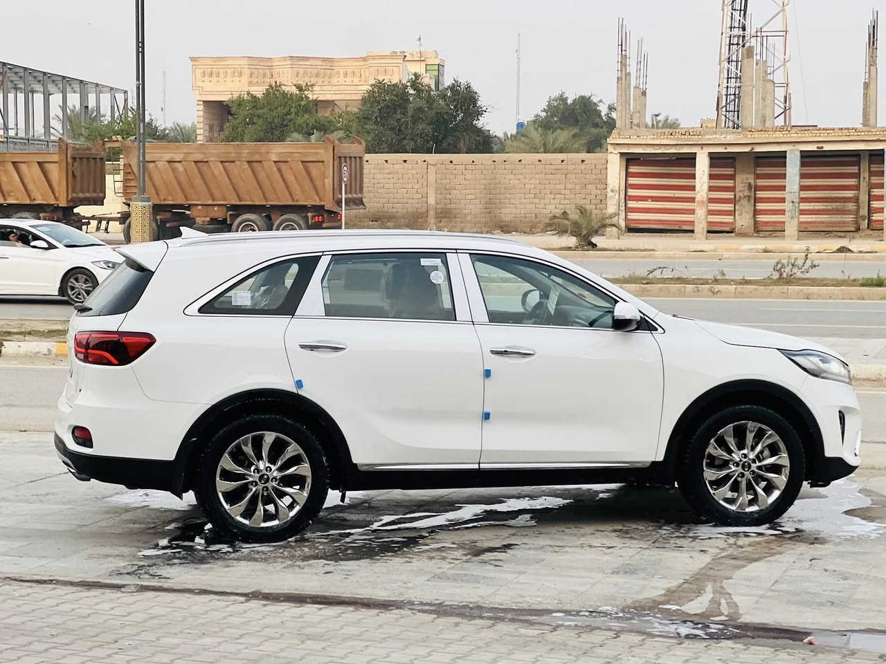 كيا سورنتو موديل 2020 خليجي رقم بصره حره تحويل مباشر 
سياره مكفولة من تبديل وضربه والصبغ ما عده رشه كلش خفيفه بقبق صندوق اثر دحچه بسيطه اسفل رقم الخلفي والباقي كفاله عامه سونار بالمنشور 
مواصفات معروفه بصمه تشغيل بصمه ابواب كشنات جلد  شاشه كبيره كامره دواره تحكم استيرن جهتين لايت لد كشنات كهربائيه جنطه كهرباء مري شفط ترحيب عند الاقتراب اناره بالدوس وبعد بيها مواصفات كلش هواي ماشيه (110) 6 سلندر 7 راكب 3 قطع تبريد مكينه وكير مكفولات حداده تخم تاير جديد كله جاهزه ما بيه اي نقص 
الــسعـر: 238 وبيها مجال 
مكان-سياره- الناصريه 
الاستفسار اكثر 
***********
***********
