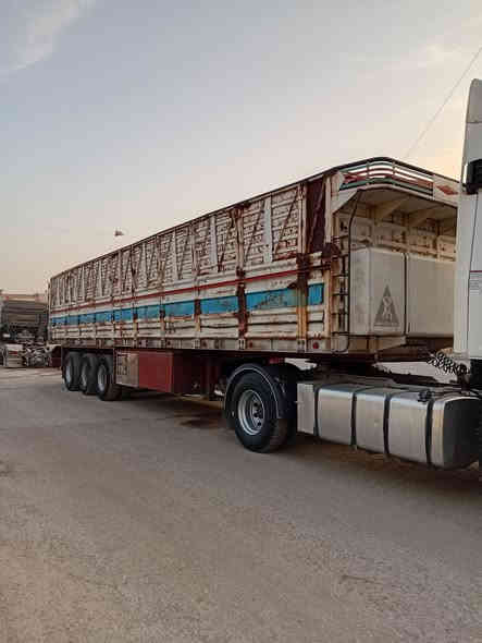 السلام عليكم 
عربانه للبيع حداديه شاصي 16
دناكير 14 تركي تايرات نص عمر 
طول العربانه 12.50  ارتفاع الاصفاح 190
السعر 90 $ وبيهه مجال 
العنوان : بغداد شارع فلسطين 
رقم الهاتف : ***********
