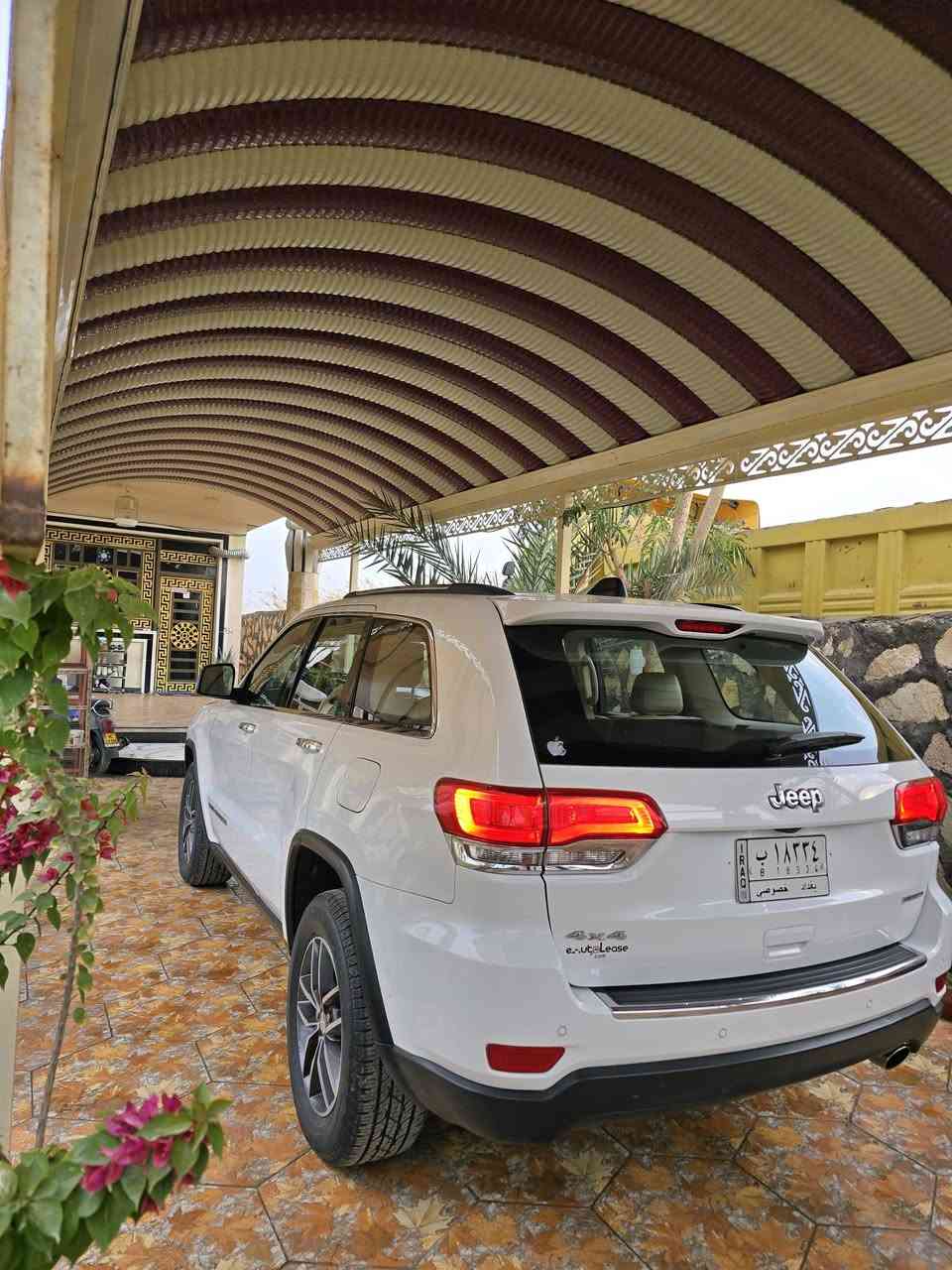 سلام عليكم جيب موديل 2017 وارد مريكي فول مواصفات المتد   رقم بغداد تحويل ثاني يوم حادث كلش بصيط 3 قطع صبغ جاملغ وبنيد وباب كلير فقط بدون معجون بدون اي دواخل تخم تايرات جديده مكينه وكير مكفولات شرط سعر 200 وبيها مجال تواصل تصال ع ***********
