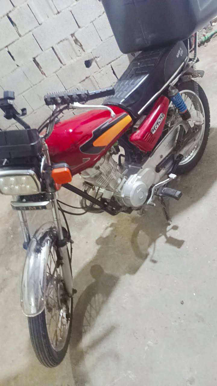 سلام عليكم نامة شلامجة بلاد المحرك مامفتوح ودراجة حيل نضيفة شوفت عينكم ويلات جدد هنا وتايرات دبلات شوية تعبانه دراجهة دوات دوات مكفولة عشاير شلعة ومعدل يشك الكاع دراجهة تعمير 25 السعر 650وبيهة شويه مجال للشراي رقمي ***********
