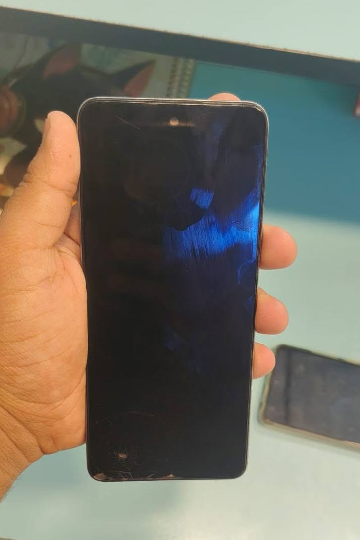 السلام عليكم
للبيع جهاز Infinix Hot 50 
🔹 الذاكرة: 256GB 
🔹 الحالة: اصلي 100% مو كوبي 
🔹 الاستخدام: 4 اشهر فقط
🔹 الملاحظة: ضربه بالشاشه فقط 

السعر: 90 الف وبي مجال للشراي 💵

العنوان: بغداد - ابو غريب
للاستفسار واتساب: 📱 ***********
