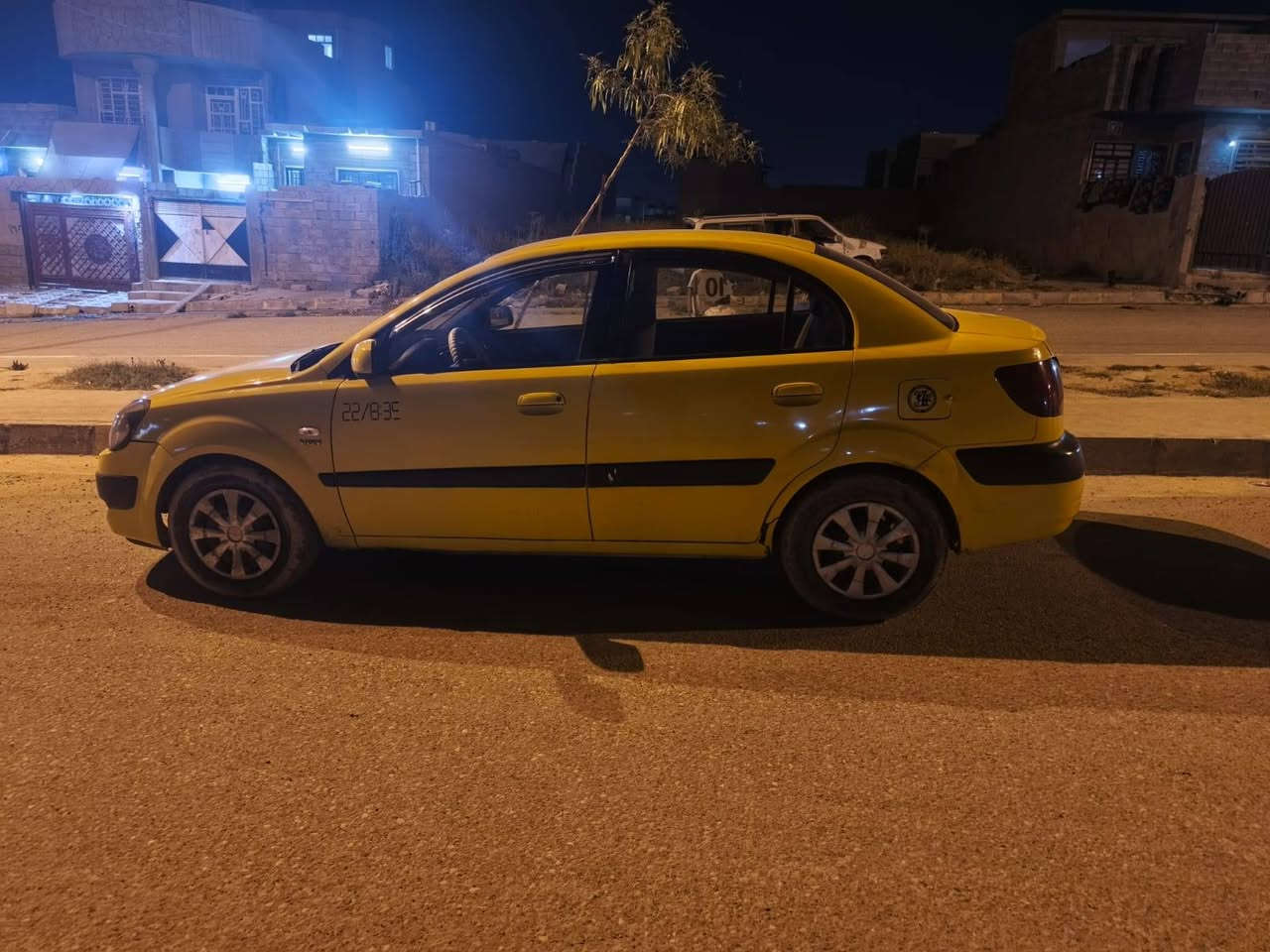 السلام عليكم
كيا ريو تكسي للبيع موديل 9 
اني الشرعي 
هيئه وغرامات صفر 
السيارة فول تماتيك 
رقم جديد 
السعر 75 وبيها مجال 
***********

