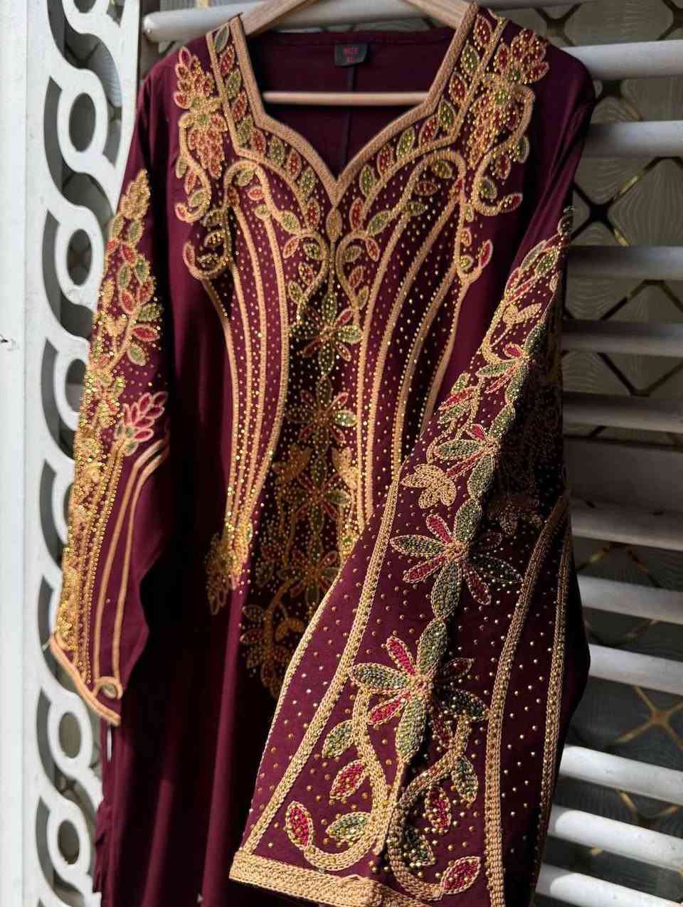 الجمال آخر نص منه باقي 
القياسات 
L xl xxl 
السعر نص ٨٠ الف 
الخامه كشمير مطاط لا يمط ولا يكش ولا يطفر


**إذا كنت صاحب هذا الإعلان وتريد حذفه لأي سبب، رجاءا أرسل رسالة إلى الدعم الفني**