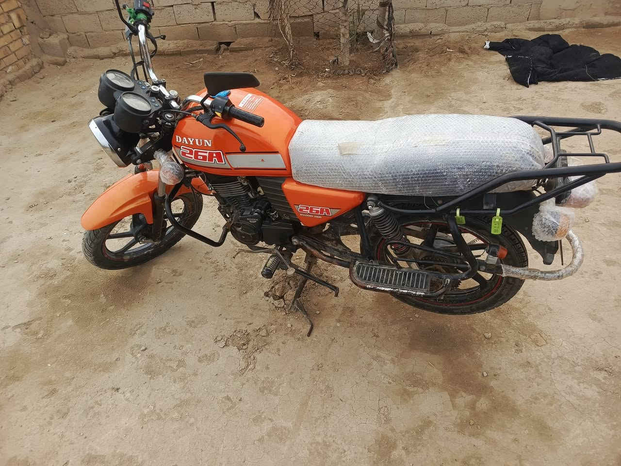 السلام عليكم دراجه دايون نفخ كلك موديل 2022
 محرك 150 دراجه عليه شلعه شك لكاع تايرات جدد سعر 750 وبيه مجال 
مكان الدوانيه قضاء الحمزة الشرقي ***********
