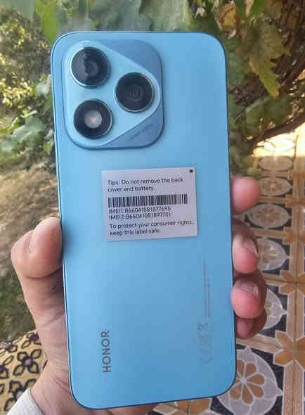 السلام عليكم … نقد واقساط
هونر 400 لايت للبيع اومراوس 
الجهاز غير مستخدم جديد بعد مامعرب    اللون اخضر 
الذاكرة/256       رام/8 
السعر/350 وبي مجال
***********
