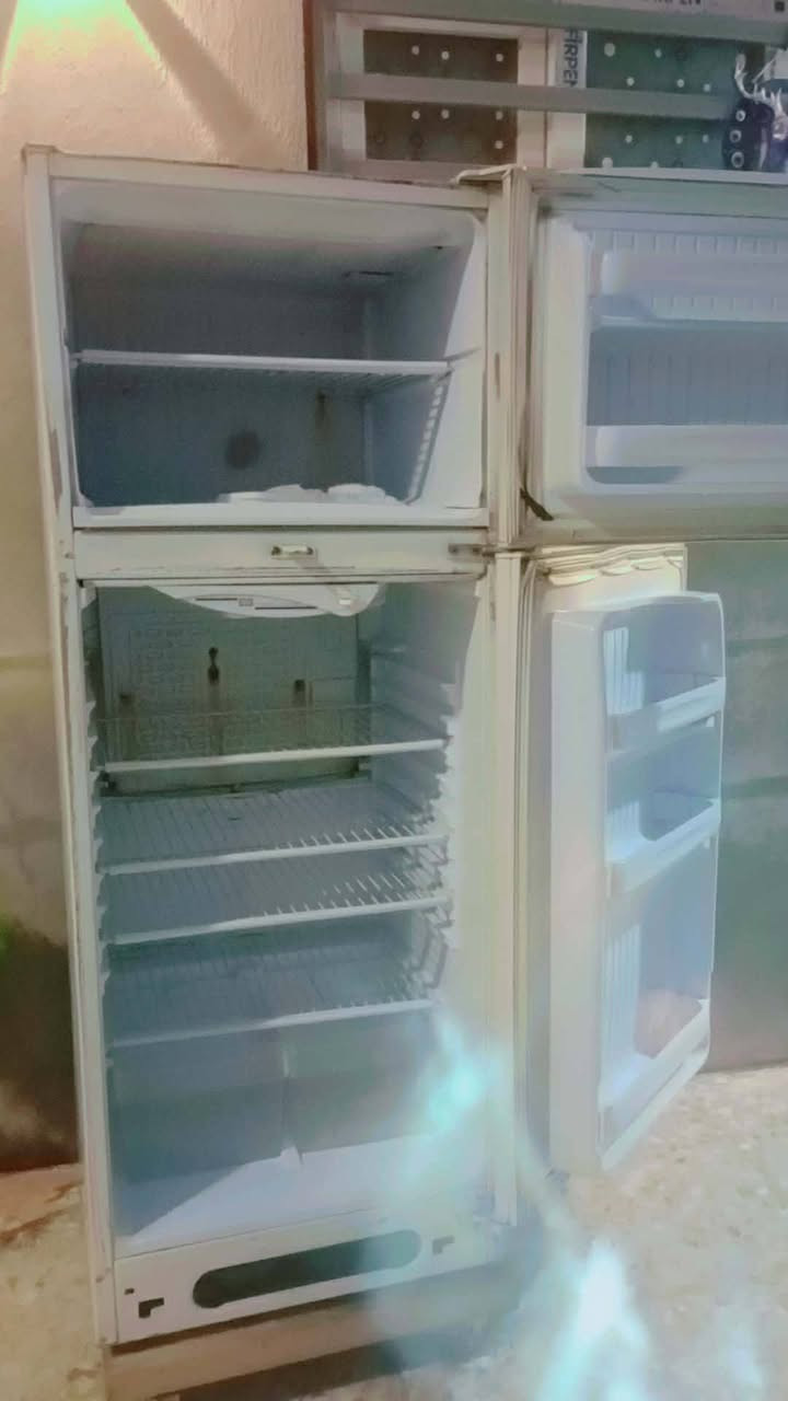 للبيع شغالة 130 الف حلة ثورة قرب جامع الحيدري للاستفسار ***********
