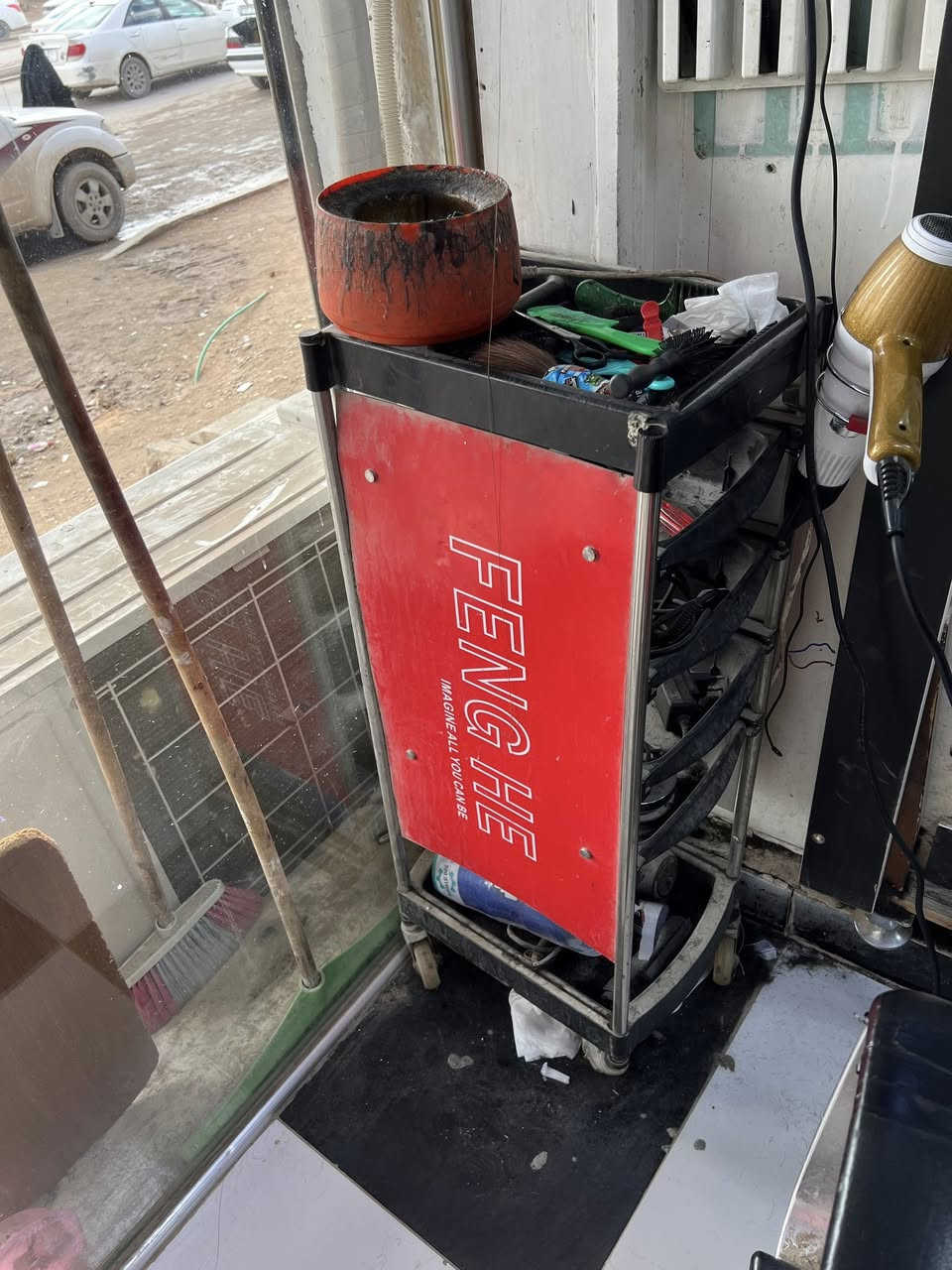 سلام عليكم غراض محل البيع كراسي عدد 2 مرايات عدد 2
فاترينات عدد 2 مع عربانه 1 جهاز بخاري 1 مع غنفه حديد اصليه مع بنكات مع مكياجات هديه السعر 450الف
التصال ***********
•
