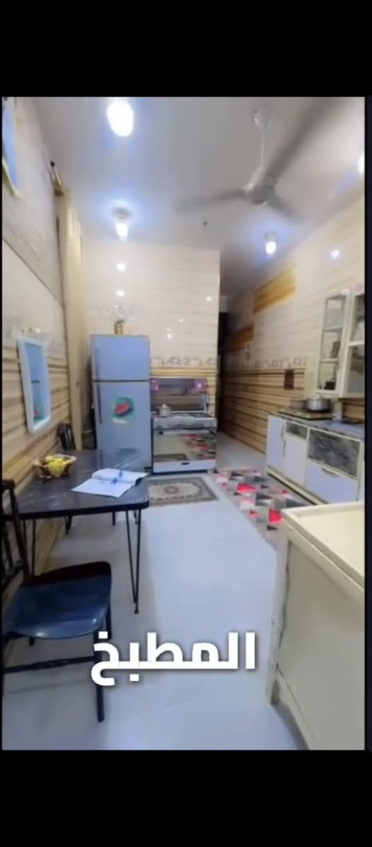 باسمي تحويل مباشر 
🔥 دار للبيع  موقع مميز  في الكوت حي الإمام الرضا ع🔥
قرب سارع 30

🏡 مساحة 100 متر (5×20)
📜 طابو صرف – تحويل مباشر
🏗️ بناء حديث 2021

📍 موقع مميز مقابل  #ساحه #حديقه وشارع هادئ 

🔹 الطابق الأول:
✔️ استقبال
✔️ هول
✔️ مطبخ
✔️ غرفة نوم
✔️ صحيات عدد 2
✔️ مناور عدد 2 

🔹 الطابق الثاني:
✔️ غرف نوم عدد 2 
✔️ صحية عدد 1
✔️ احد غرف النوم سويت متكامل

✅ ماء وكهرباء 
✅تبليط وارصفه
✅ نت ضوئي
✅ جاهز للسكن مباشرة
📞 للاستفسار والمعاينة مراسلة الخاص أو الاتصال مباشرة ***********
