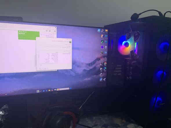 السلام عليكم شبابنا الطيبة 
تجميعة كاملة وياها شاشة 75فريم 🖥️وموس وكيبورد ريد دراكون وسماعة هايبر اكس جيل الثاني 
مواصفات التجميعة 
1-🎮كرت شاشة 4060 8g
2-رمات Rgb لون ابيض 16g. DD4
3-بور سبلاي 500 
4-ssd 1تيرة🚀
5-🏠كيس من شركةFSP
6-مذر بورد من شركة lllsl
7-💻معالج i5-12400F
8-وندوز 11
تشغل كل العاب وفريمات عالية بدون اي دروبات تشغل للمعلومية التجميعة مصارلها أقل الشهر ونص 
انطيك كل العلب الي بل تجميعة وعلبت الموس والكيبورد أيضا بس علبة المعالج ضايعة مكاني بغداد السعرة مليون و100وبيها مجال بسيط للستفسار *********** الرقم بي واتساب اتصل وتشلع عيوني هم .
